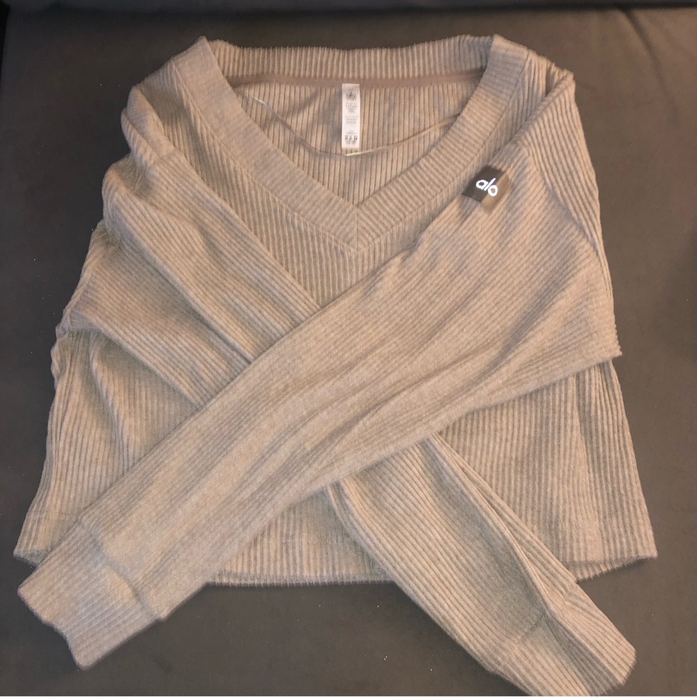 ALO Yoga Tan Crop Top - Picture 7 of 8